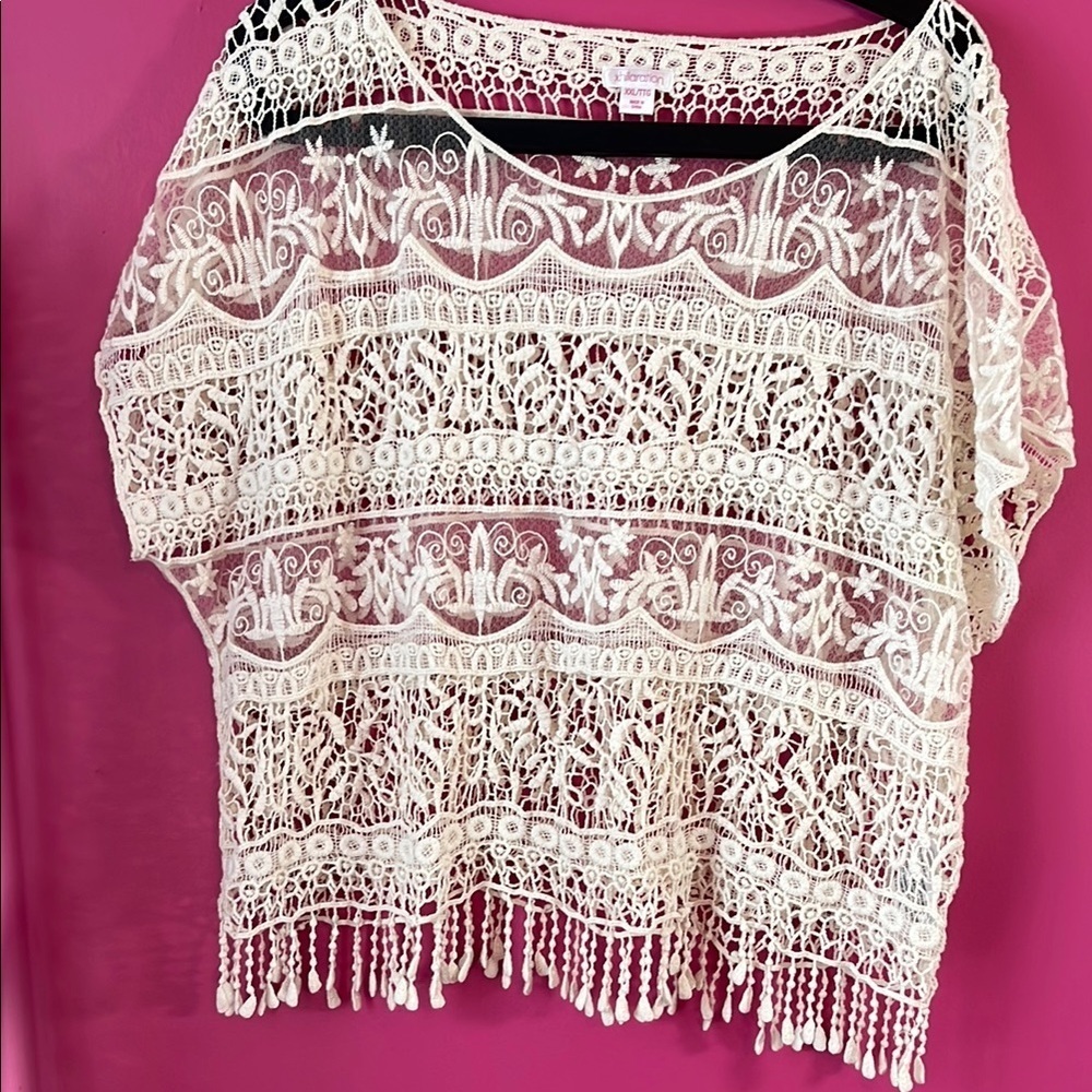 Crochet fringe off white top new